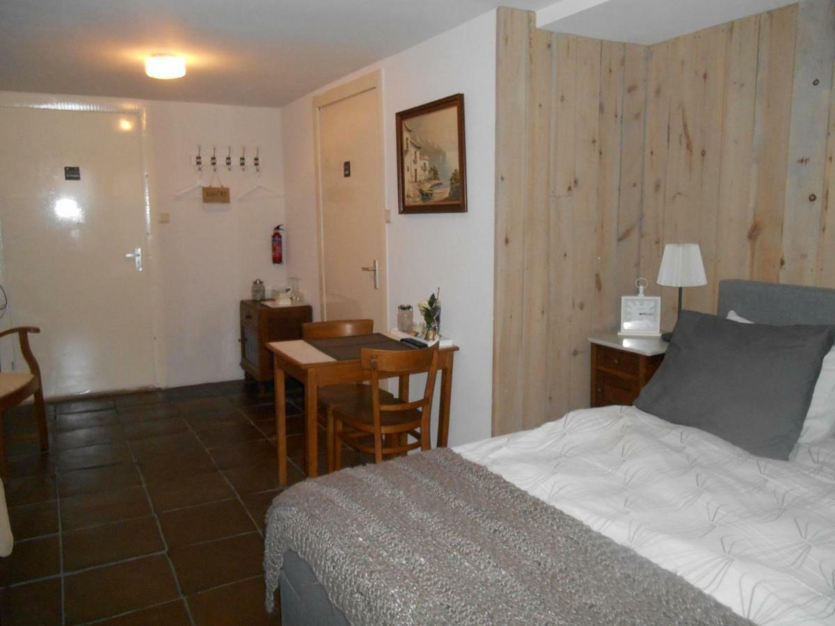 شقة Woensdrecht  في Anneke'S Bed En Botterhammeke المظهر الخارجي الصورة